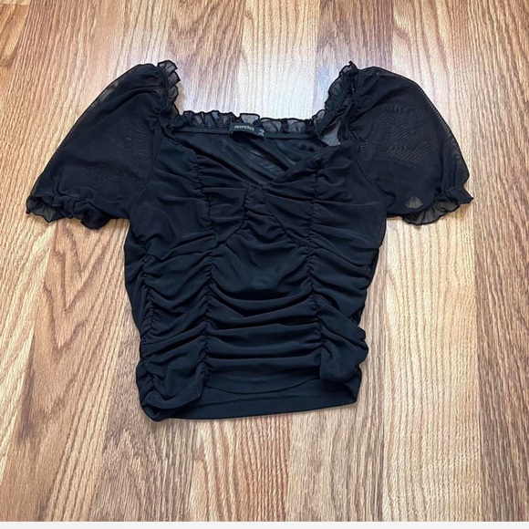 Elegant Black Ruched Top - Picture 1 of 6